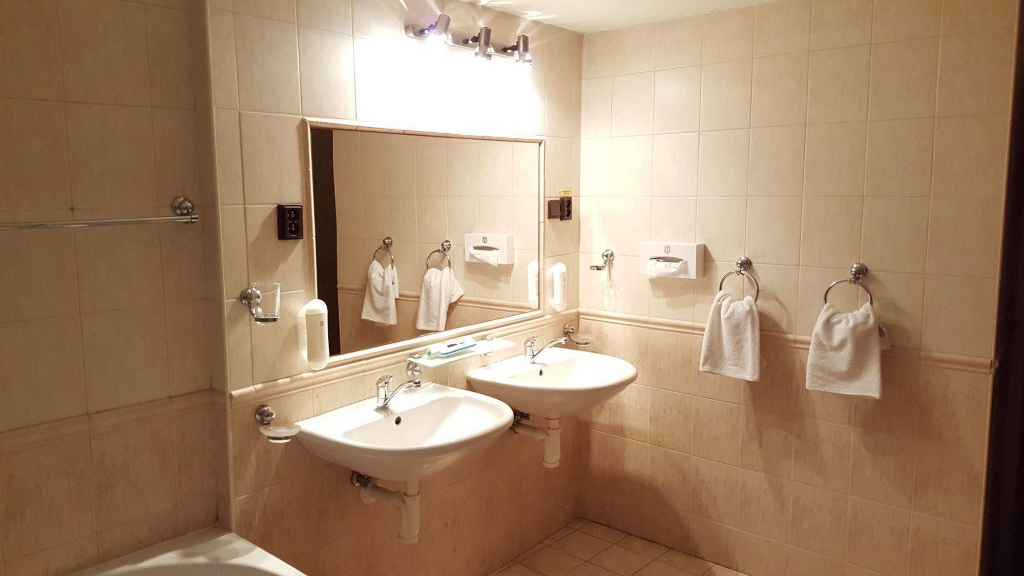 Hotel Carpatia Братислава Екстер'єр фото